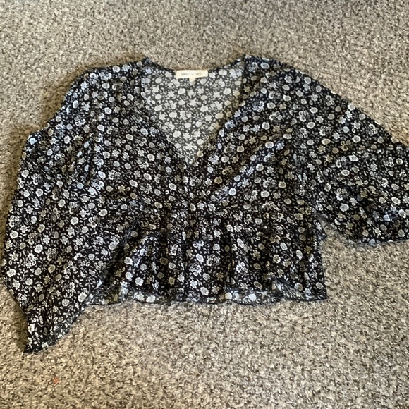 Floral Black and White Blouse - Picture 1 of 5